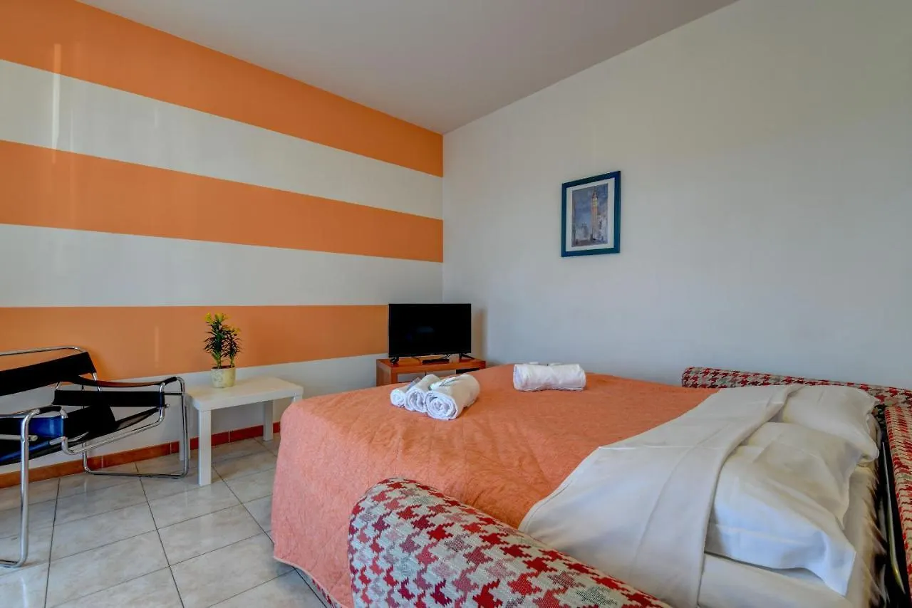 Residence Meridiana Peschiera del Garda Italy