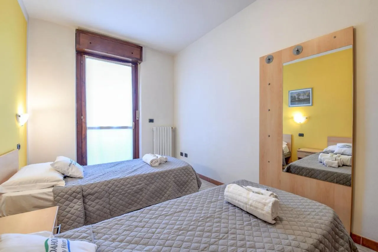 Residence Meridiana Peschiera del Garda 0*,  Italy